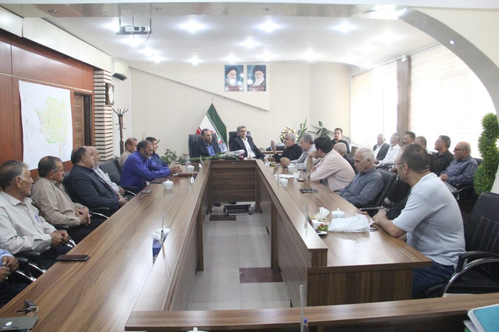 دیدار جمعی از اعضای جبهه انقلاب با سرپرست شهرداری مرودشت